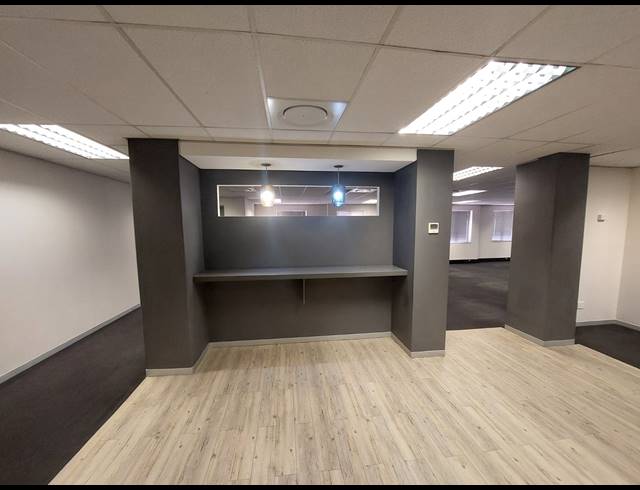 389M² OFFICE TO LET IN GREENSTONE HILL